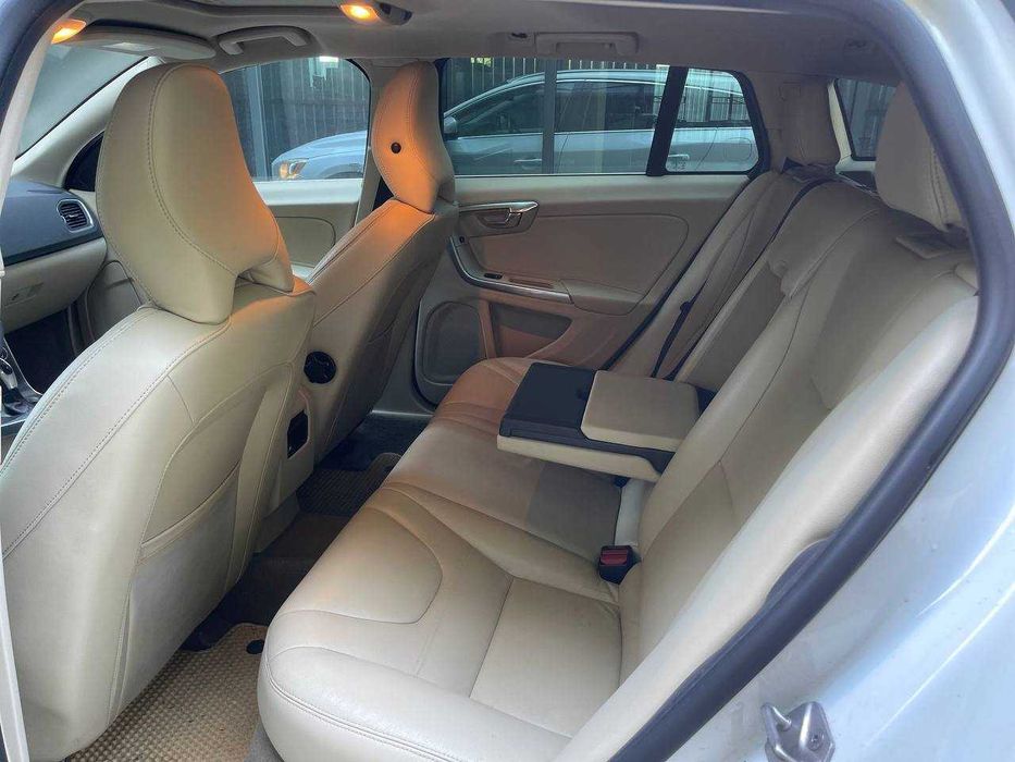 Volvo V60 2.0 бензин