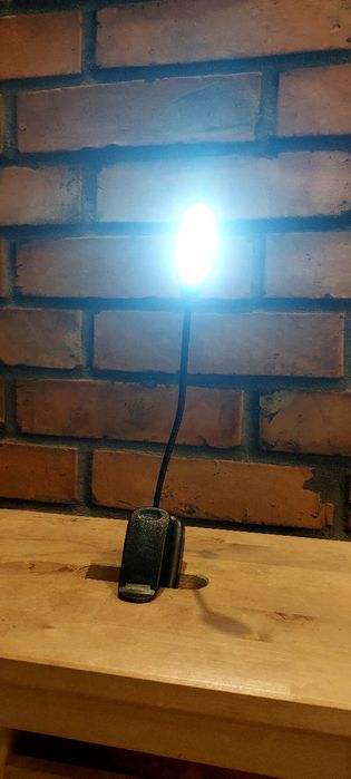 Lampka do czytania książek