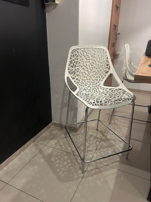 Krzesła białe hokery 2szt