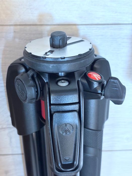 Manfrotto 190 Go! MT190GOA4US — новий професійний штатив, Made in Italy
