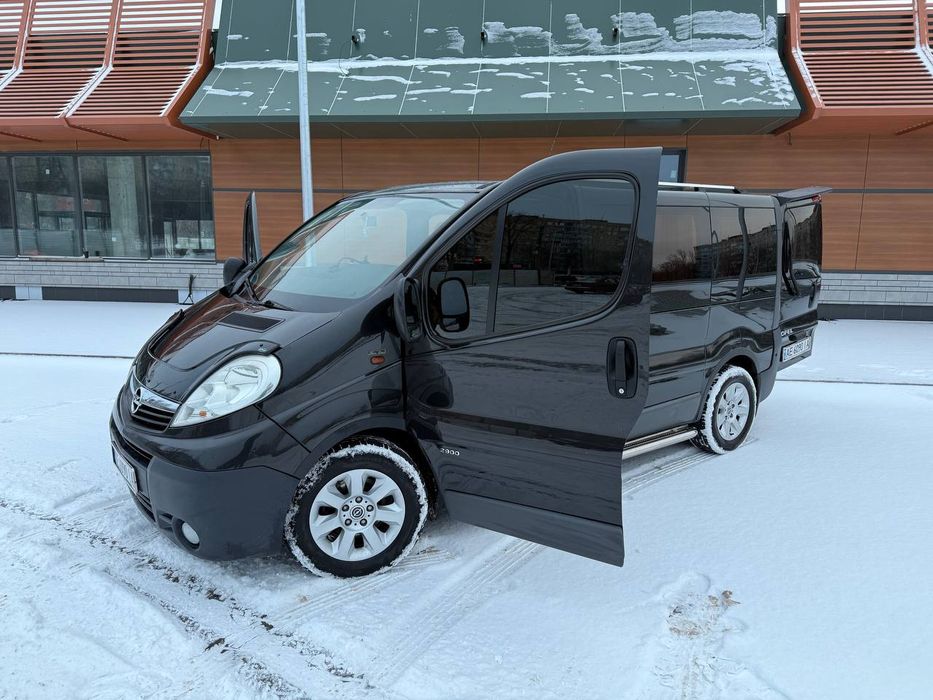 Opel Vivaro 2007 пассажир