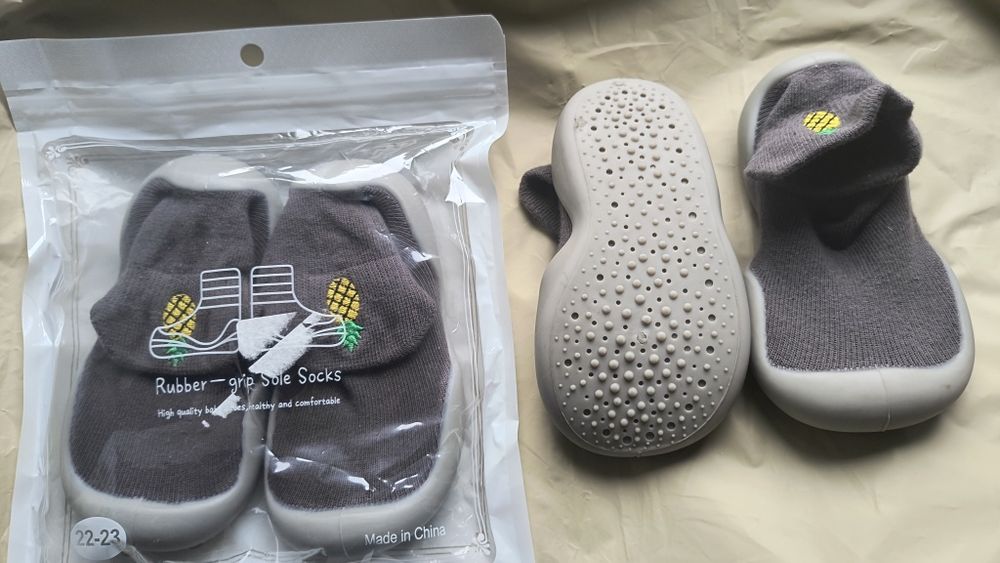Buty niemowlęce z elastyczną podeszwa barefoot