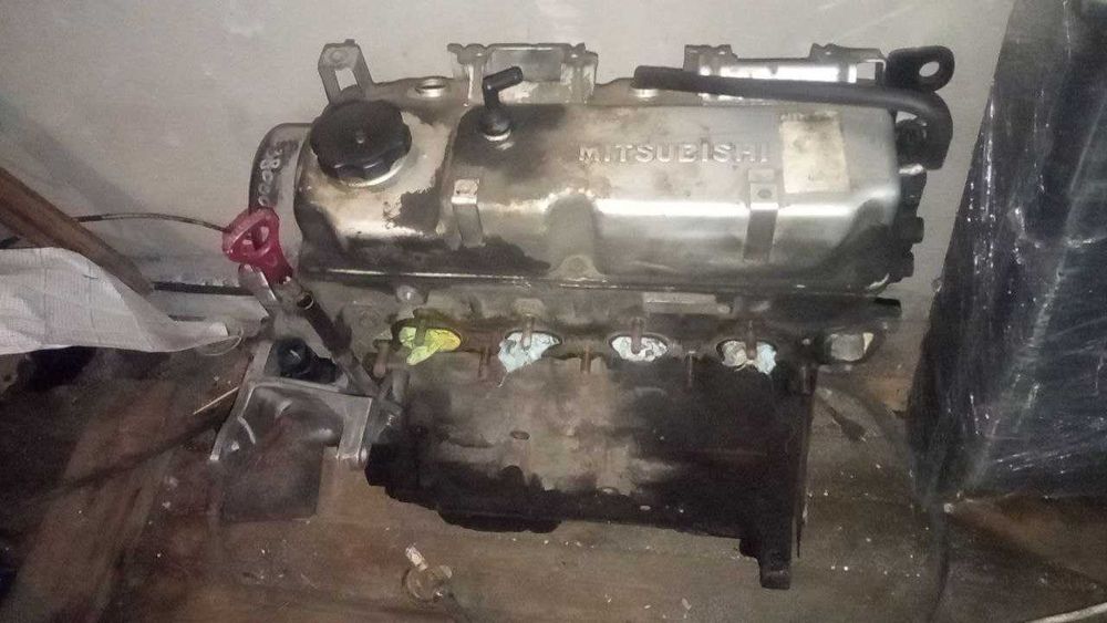Мотор Двигун Двигатель ГБЦ  Mitsubishi  4G18 та 6а12 6A12