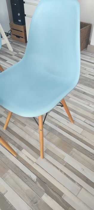 Conjunto de 4 cadeiras azuis
