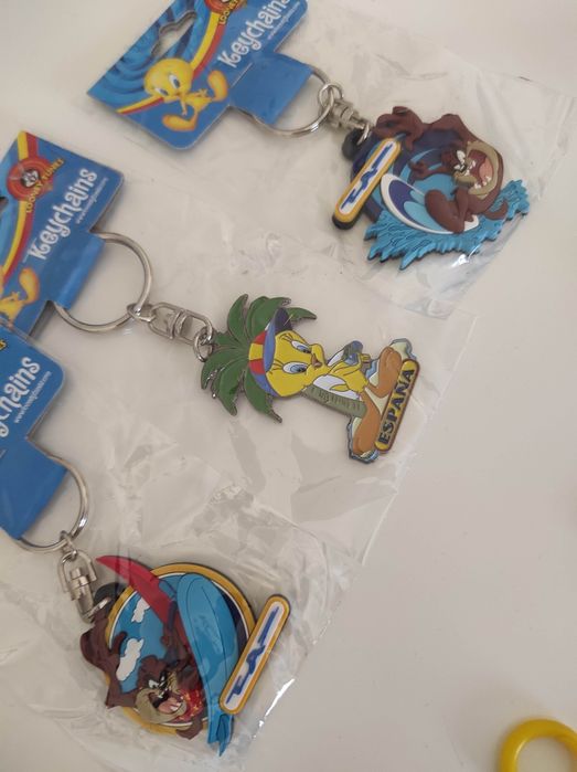 Breloczki looney tunes zestaw bajkowe kolekcjonerskie ozdobne