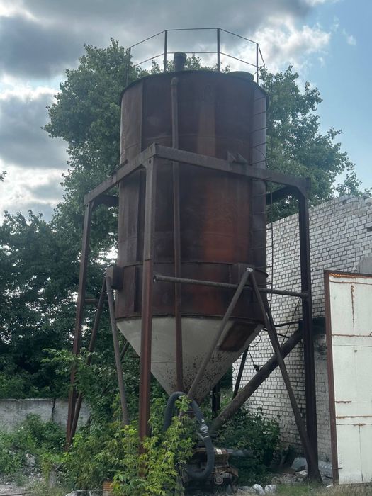 Силос для цементу інших сипучих матеріалів