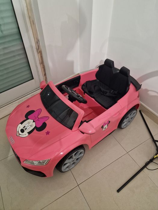 Carro Audi criança
