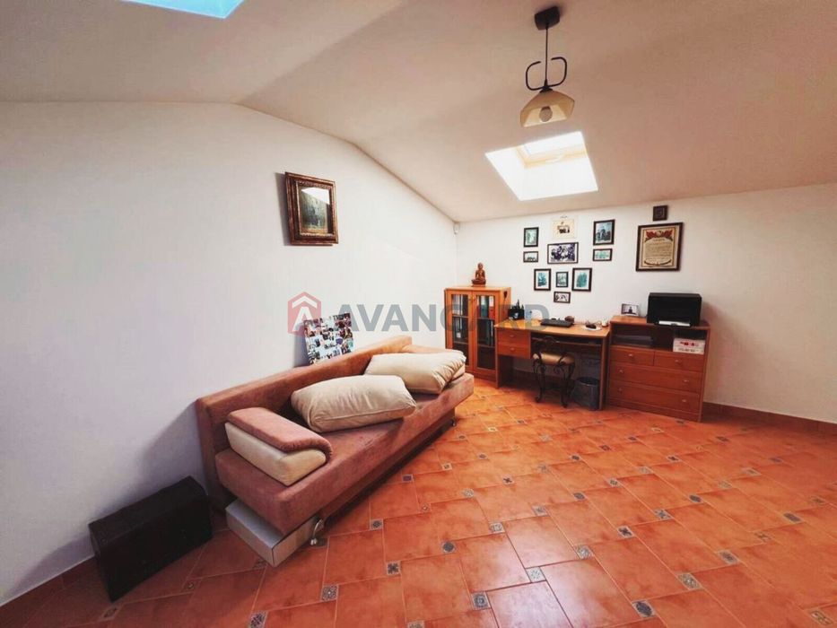 Комфортабельний особняк в Дахнівці