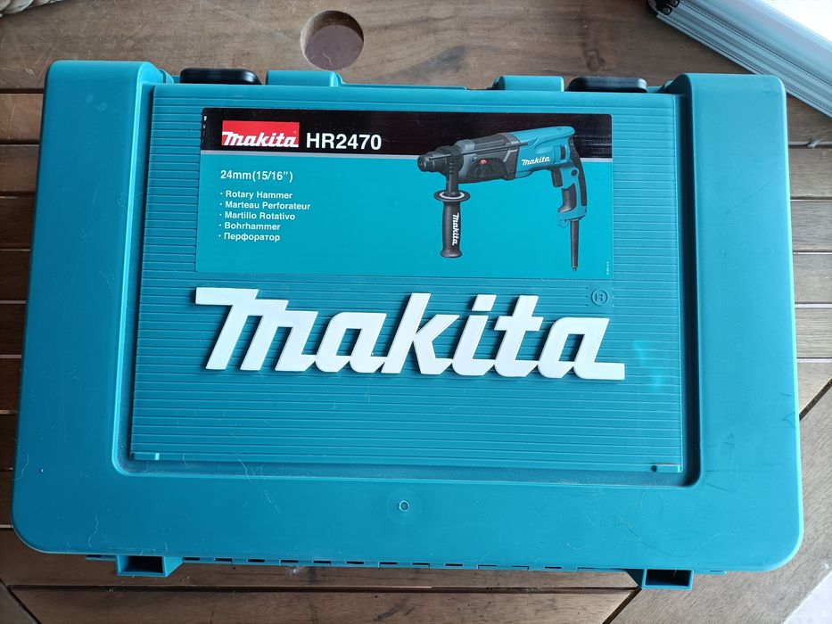 Makita HR 2470 Lightweight Hammer, 780 W, 220 V
Makita HR2470