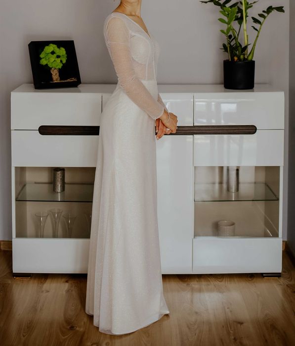 Suknia ślubna nude prosta rybka