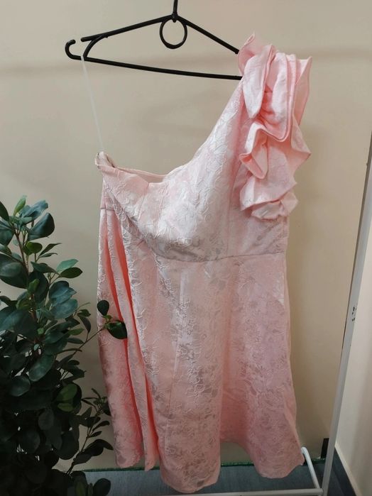 Sukienka przed kolanko Plus Size