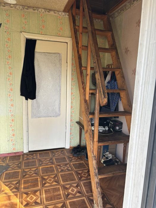 Уютная Дача на холме в тихом месте