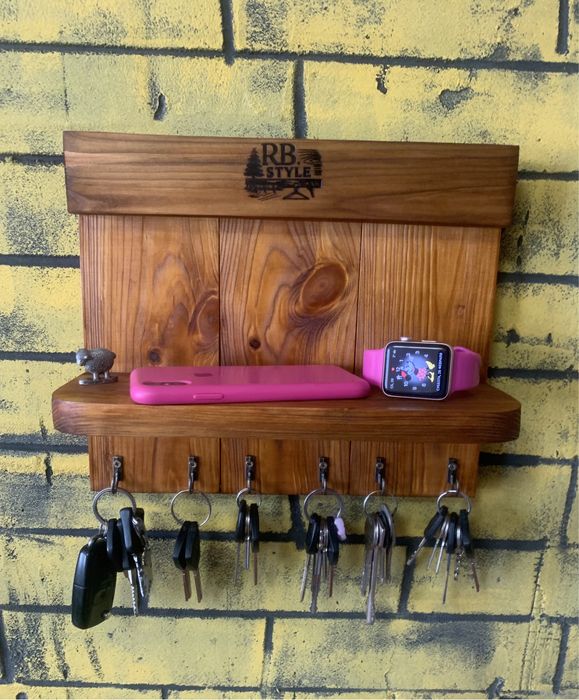 Полочка для ключей из массива сосны  (Loft Vault)