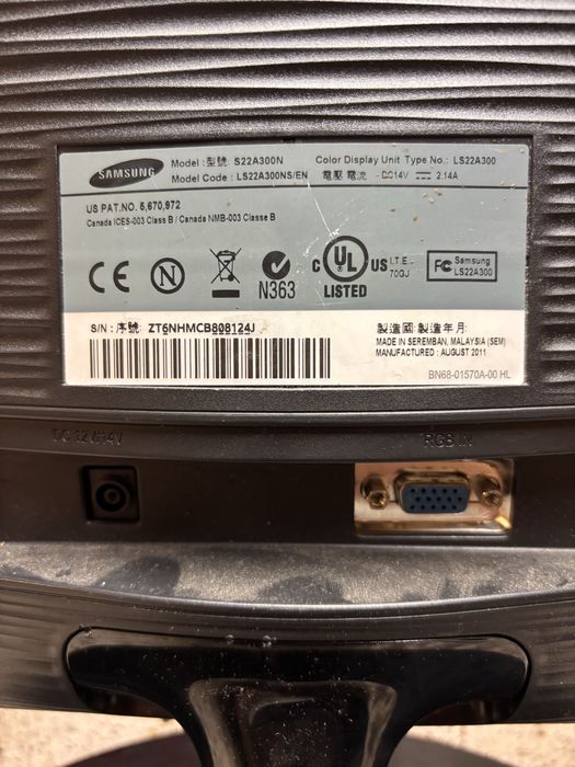 Komputer z monitorem