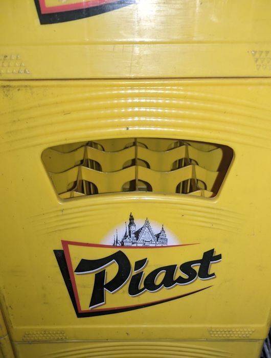 Skrzynka krata kratka po piwie na piwo żółta piast