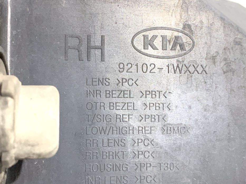 REFLEKTOR PRAWY PRZÓD KIA RIO III 92102-1WXXX 10-17 LAMPA