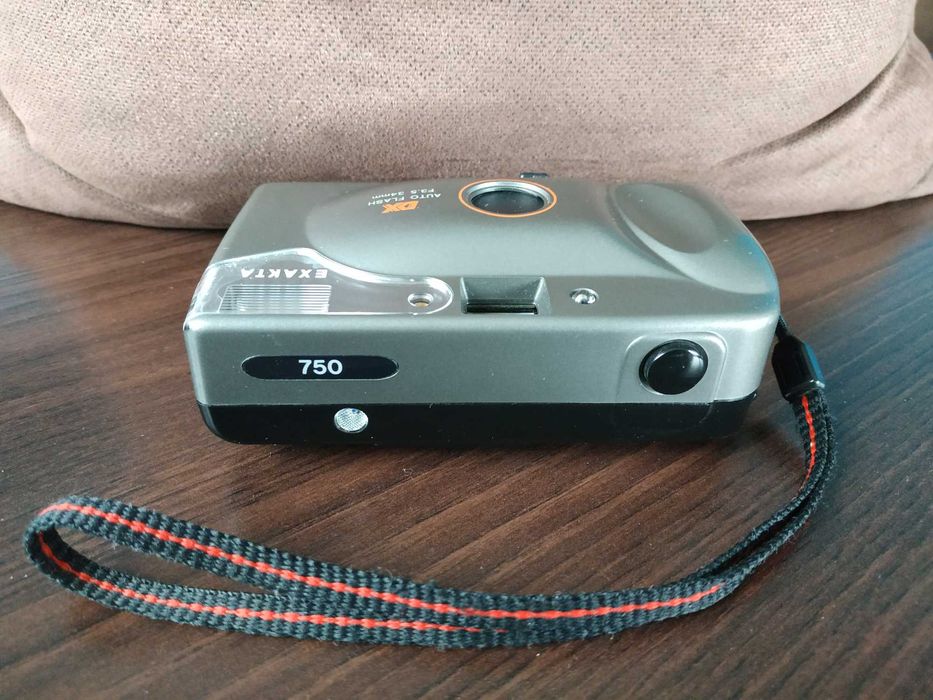 Aparat fotograficzny Exakta DX 750