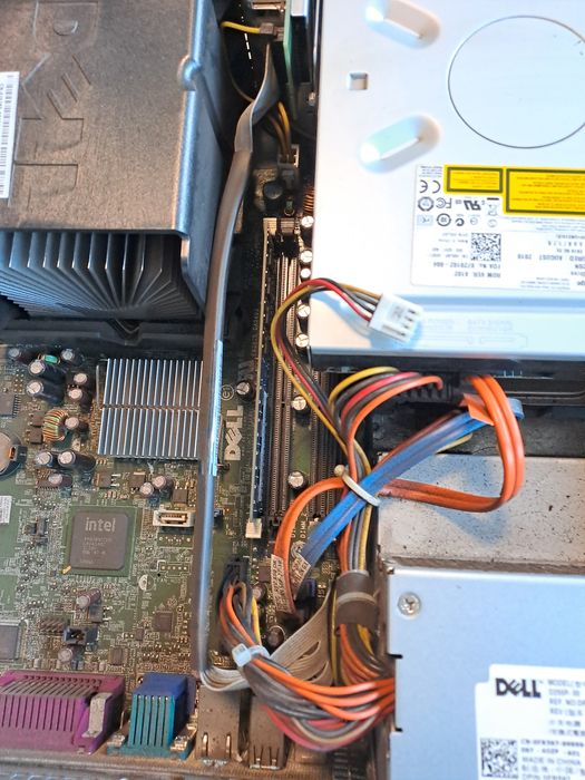 Komputer stacjonarny DELL OPTIPLEX 700 plus grafika