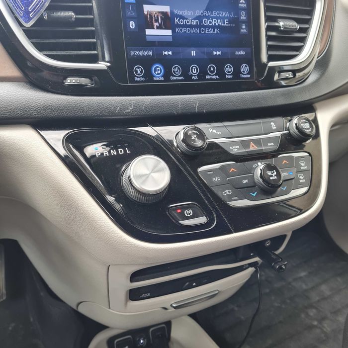 Chrysler Pacifica 2017 LPG Touring L Plus