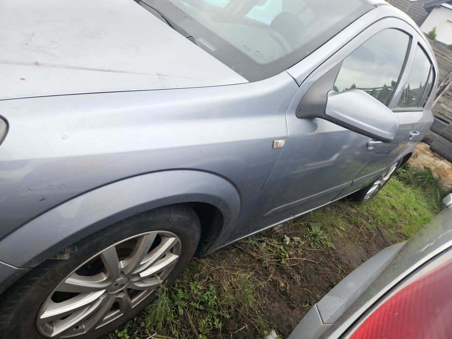 Opel Astra H z163  1.6 maska lampa blotnik drzwi klapa zderzak  koła