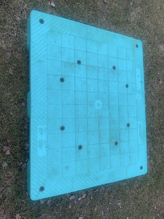 Paleta pelna plastikowa