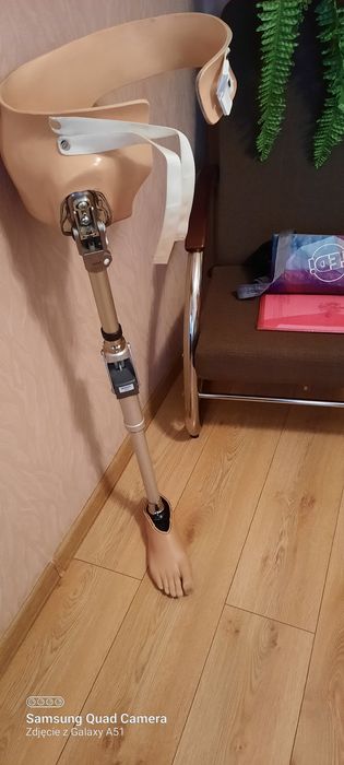 Sprzedam protezę z koszem biodrowym
