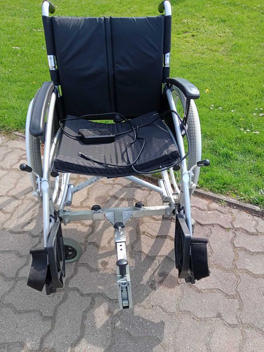 Przystawka elektryczna do wózka inwalidzkiego