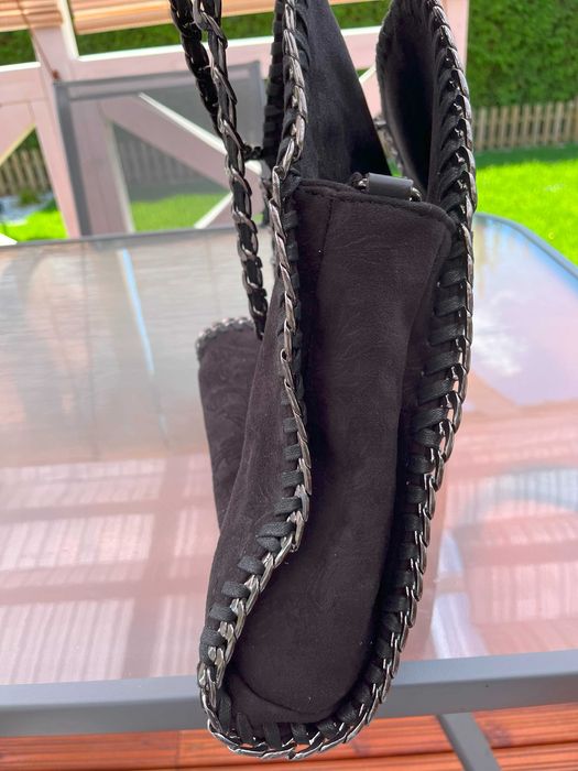 Torba damska obszyta łańcuszkiem