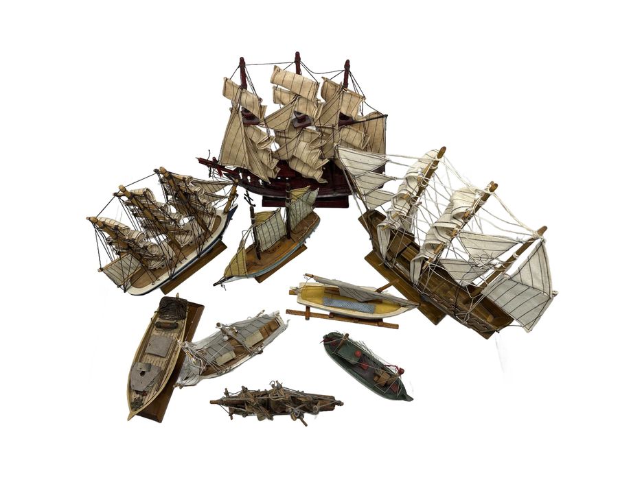 LOTE 10 Barcos decorativos artesanais