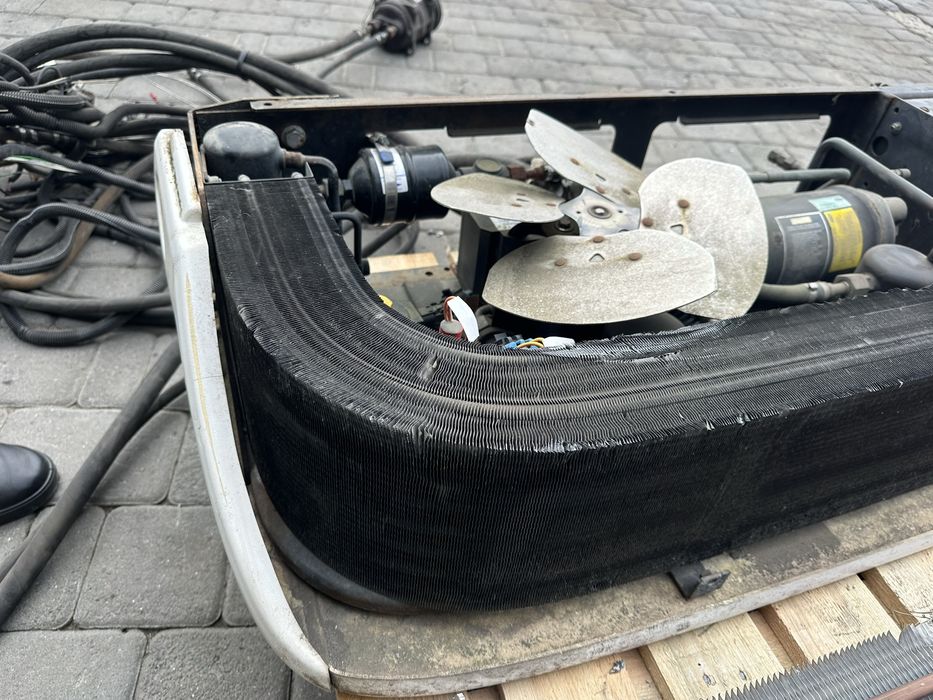 Холодильна рефрежираторна установка CARRIER XARIOS 300 2016 р