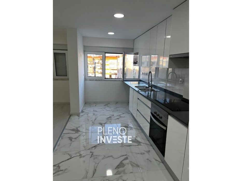 Apartamento T2 com Quintal no Laranjeiro