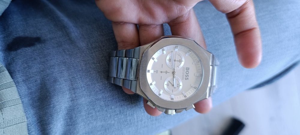 Relógios BOSS, Casio e Tommy Hilfiger — Bom Estado