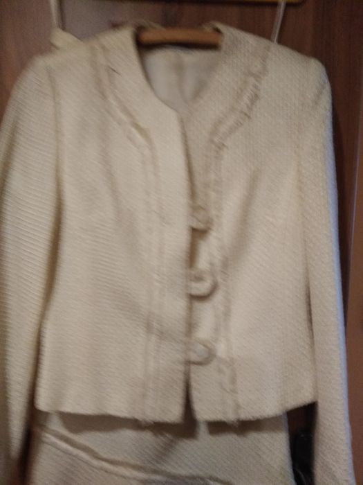 Kostium ecru z wełenki