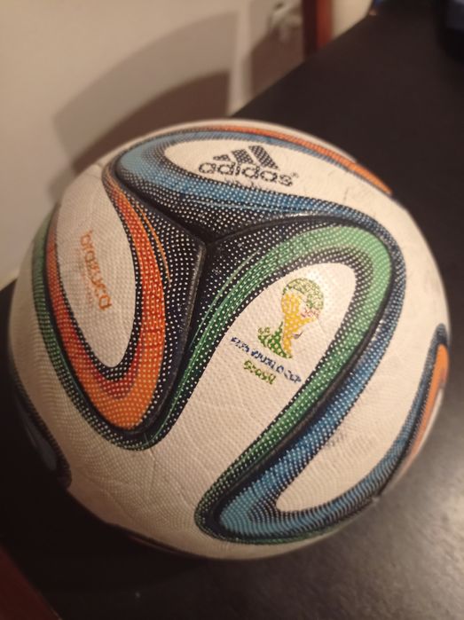 Bola oficial adidas brazuca final rio mundial 2014 Brasil Nogueira, Fraião  E Lamaçães • OLX Portugal