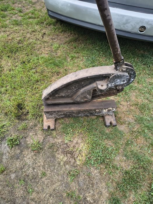 Gilotyna/nożyce do cięcia blachy/prętów