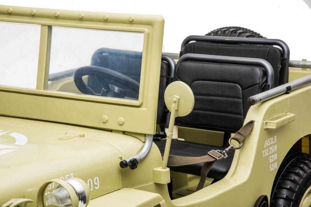 Auto na akumulator samochód elektryczny Retro Wojskowy 4x4 Piaskowy