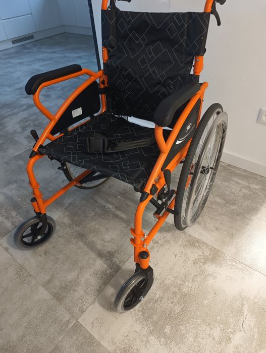 Wózek inwalidzki lekki składany 61 cm