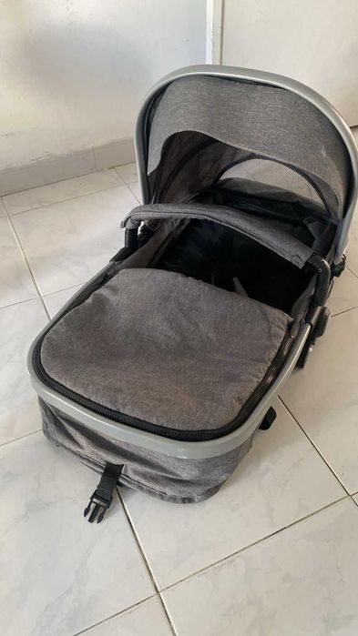 Alcofa / Assento para Carrinho de Bebé Bebe Confort  – Cinza Novo