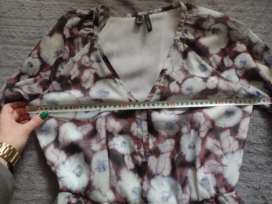 Zwiewna sukienka w kwiaty Mango S stan idealny | boho w serek