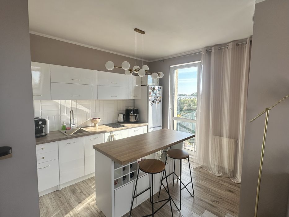 Rezerwacja Zestaw mebli kuchennych biały połysk z blatem i zlewem