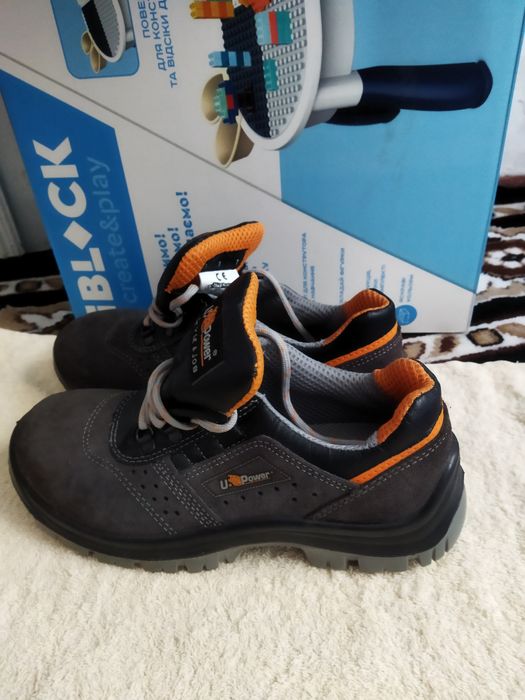 Кросівки в хорошому стані