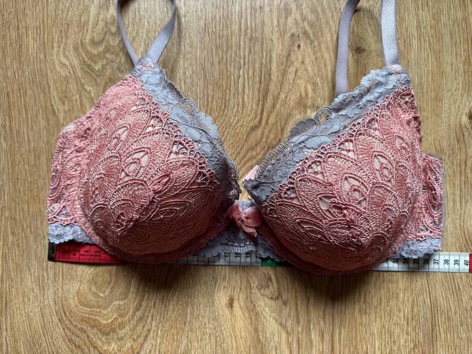 Biustonosz 85D koronka Hunkemöller