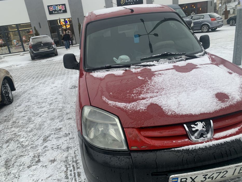 Пежо Партнер.