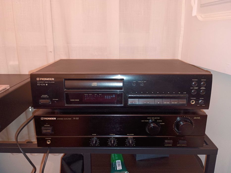 Pioneer Compact Disk Player PD-104