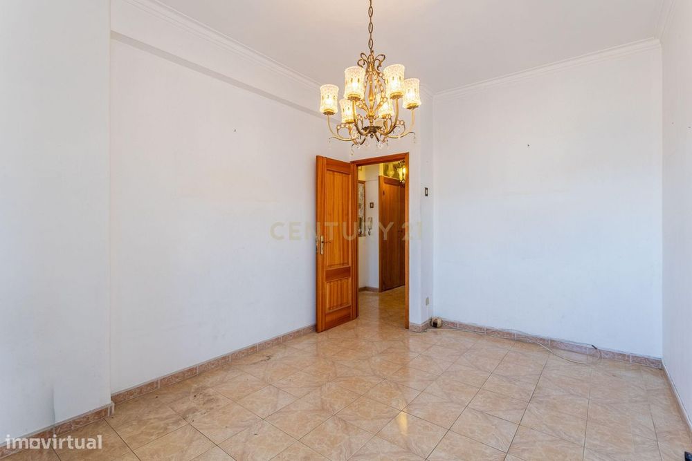 Apartamento T2 em Sacavém