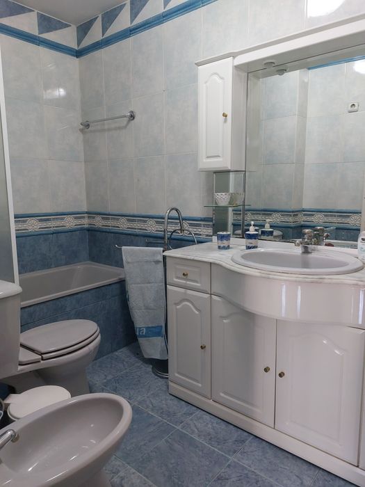 Quarto para arrendar à Av da Boavista