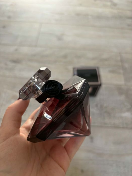 Sprzedam nowy perfum La nuti