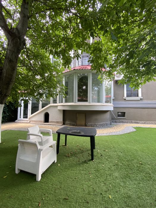 9 ст Б.Фонтана дом с бассейном