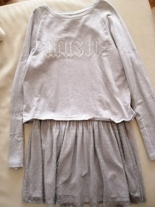 Vestidos e macacões