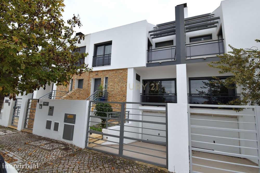 Moradia T3+1 em Alcochete: Luxo e Conforto!